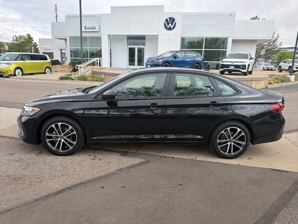 Used 2022 Volkswagen Jetta Sport FWD image 2