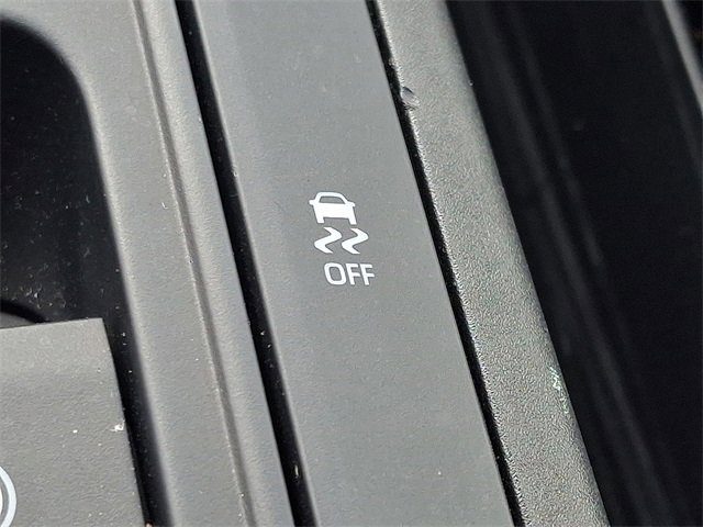 Used 2025 Toyota Prius LE image 25