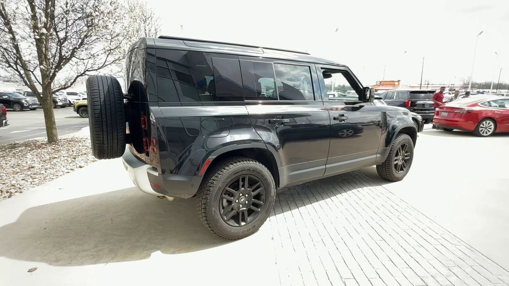 Used 2025 Land Rover Defender 110 S AWD/4WD image 8