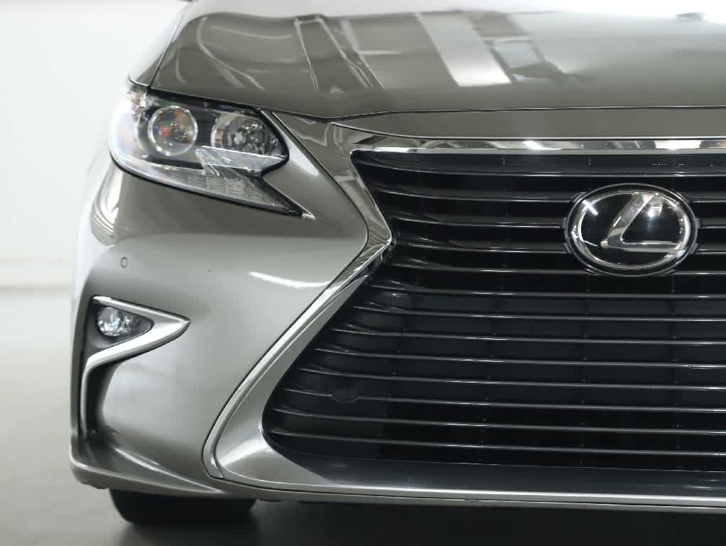 Used 2018 Lexus ES 350 w/ Premier Package FWD image 6