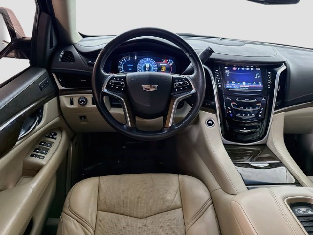 Used 2020 Cadillac Escalade Premium Luxury RWD image 16