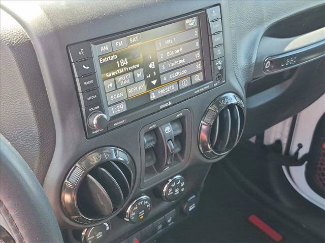 Used 2018 Jeep Wrangler Unlimited Rubicon AWD/4WD image 13