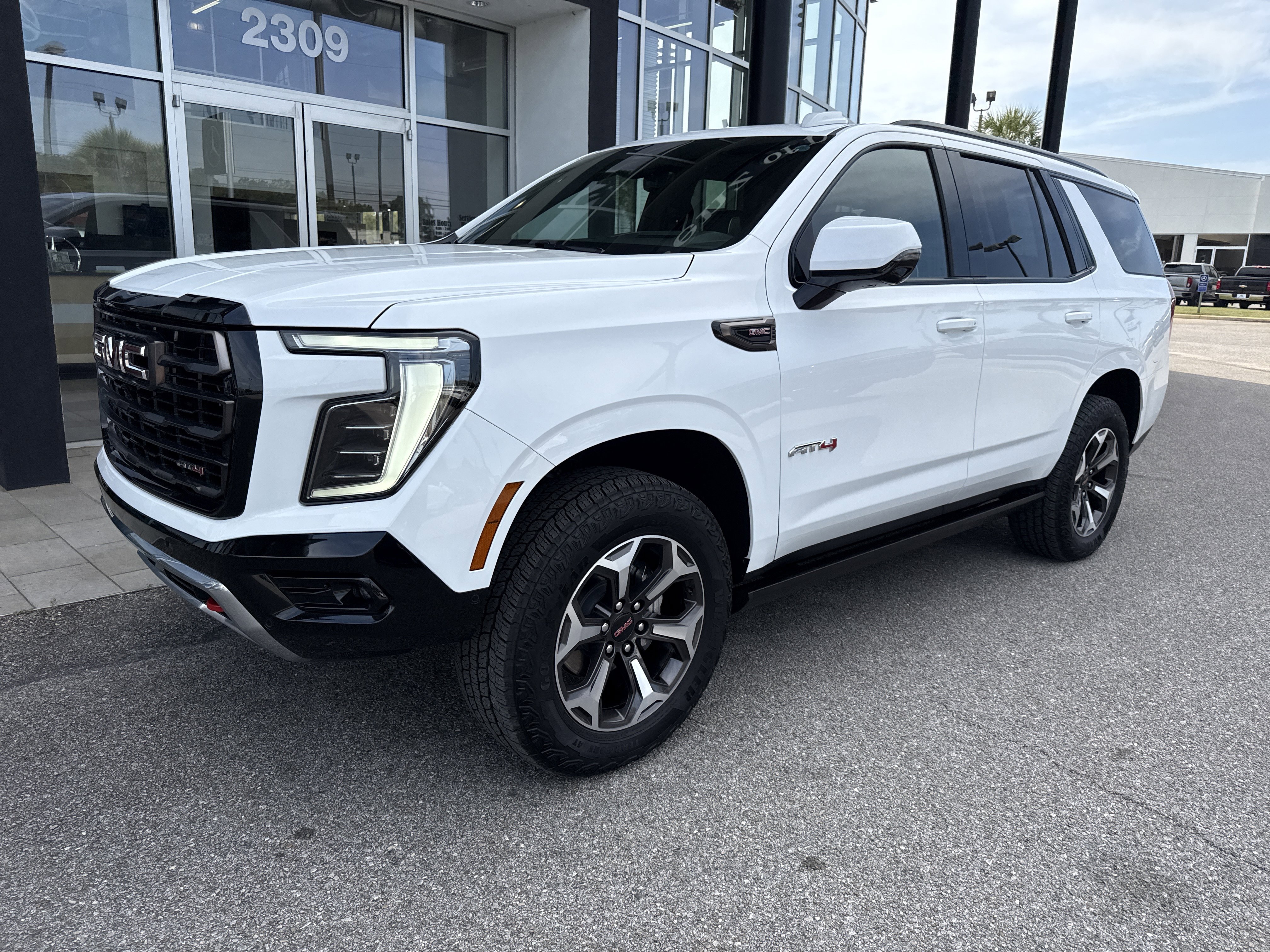 Used 2025 GMC Yukon AT4 Ultimate w/ LPO, Floor Liner Package