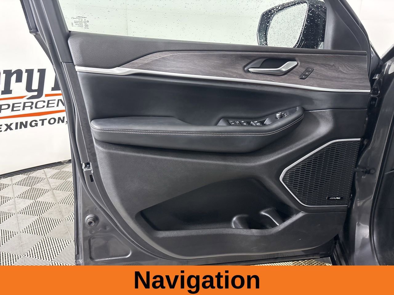 Used 2022 Jeep Grand Cherokee Limited w/ MOPAR Finishing Package AWD/4WD image 9