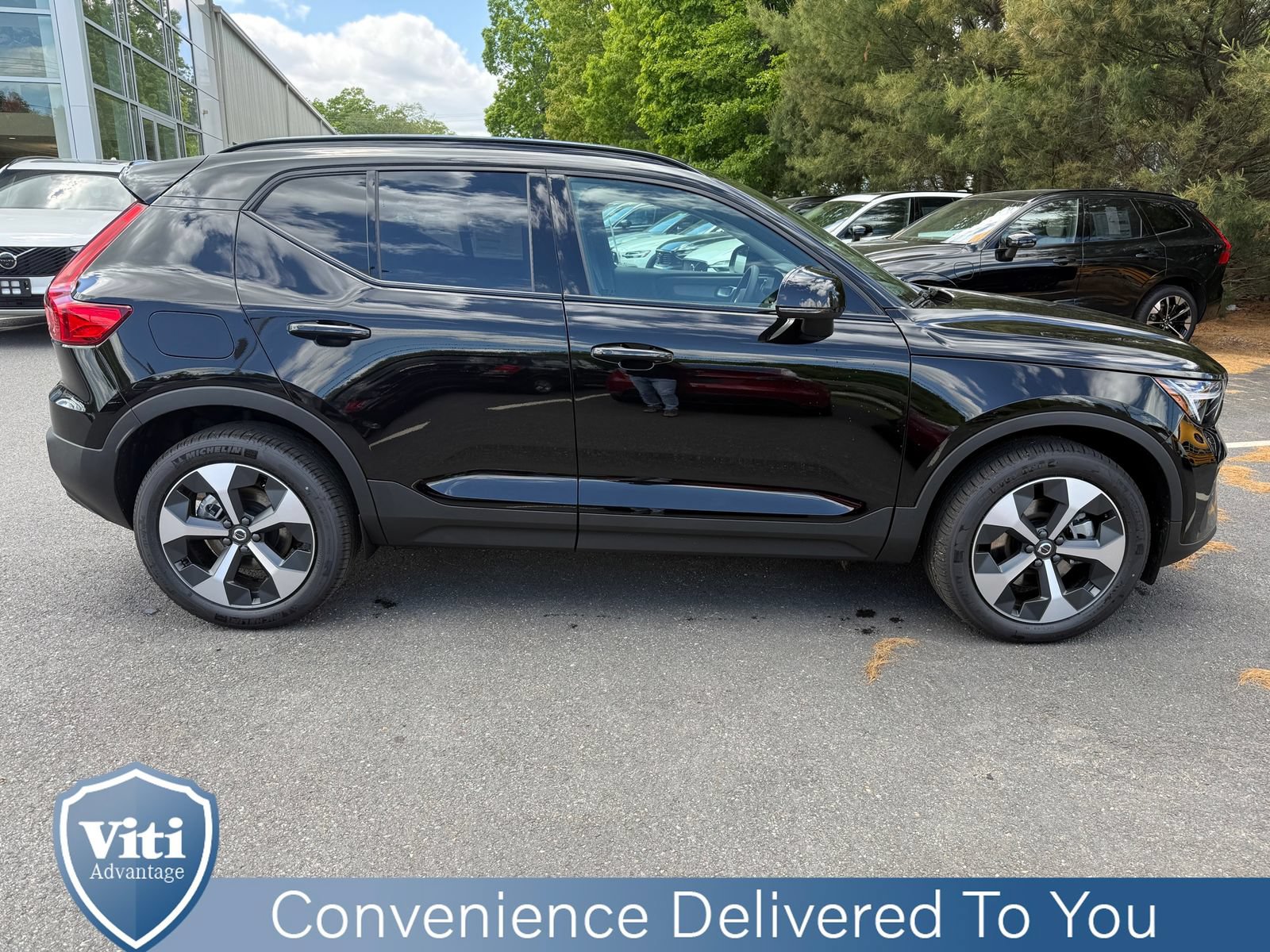 New 2026 Volvo XC40 B5 Core w/ Protection Package Premier AWD/4WD image 9