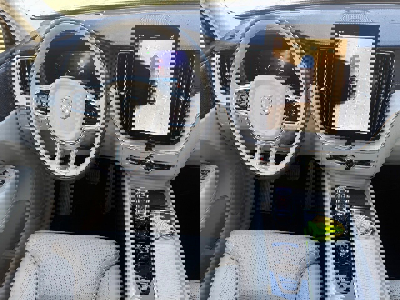 New 2026 Volvo XC60 T8 Ultra w/ Protection Package Premier image 12