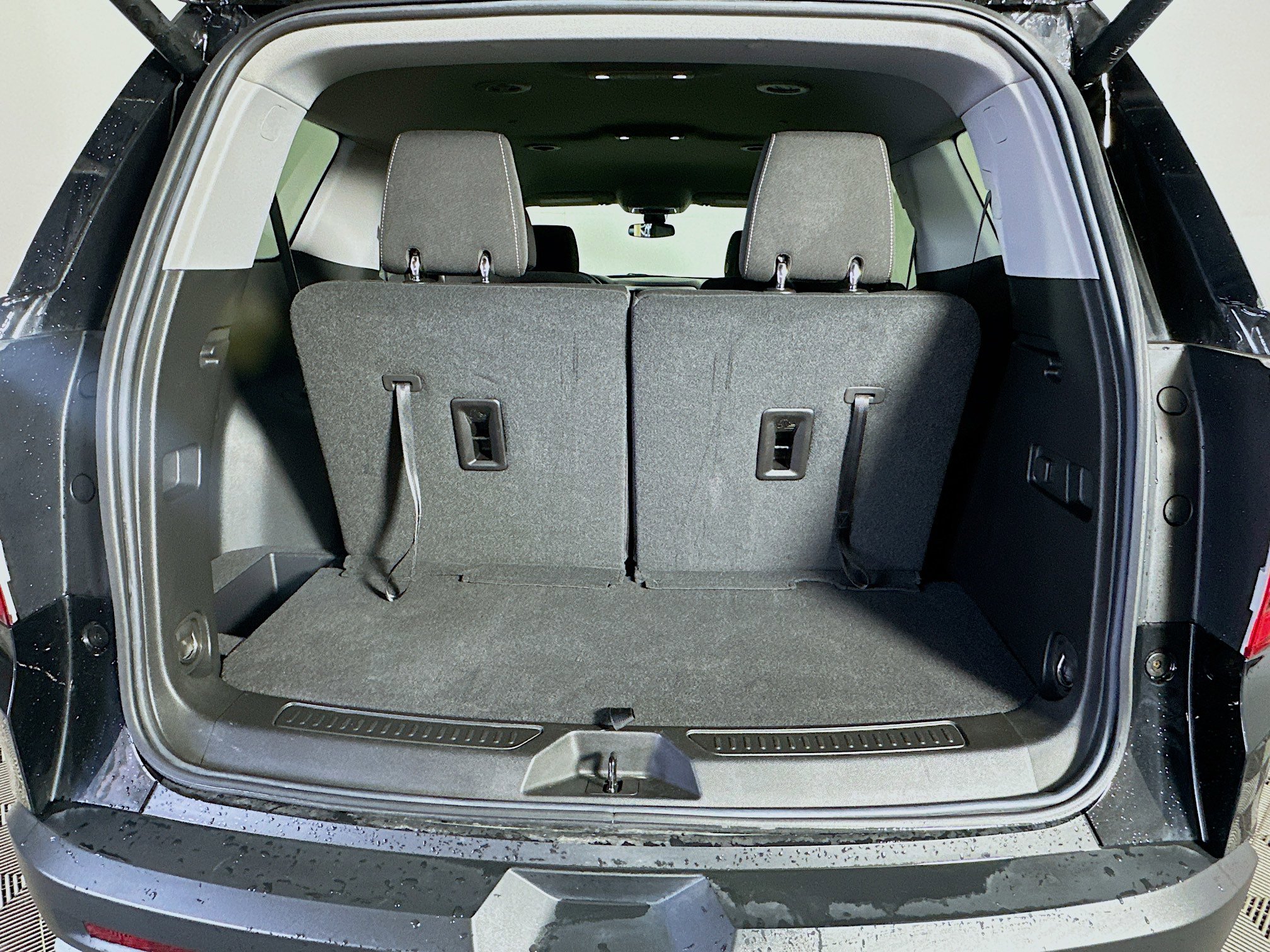 Used 2023 GMC Acadia SLE w/ Driver Convenience Package image 31