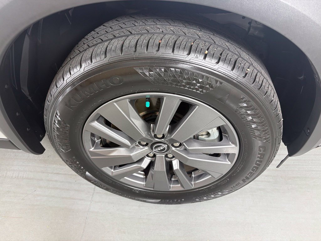 Used 2024 Nissan Pathfinder SV FWD image 10
