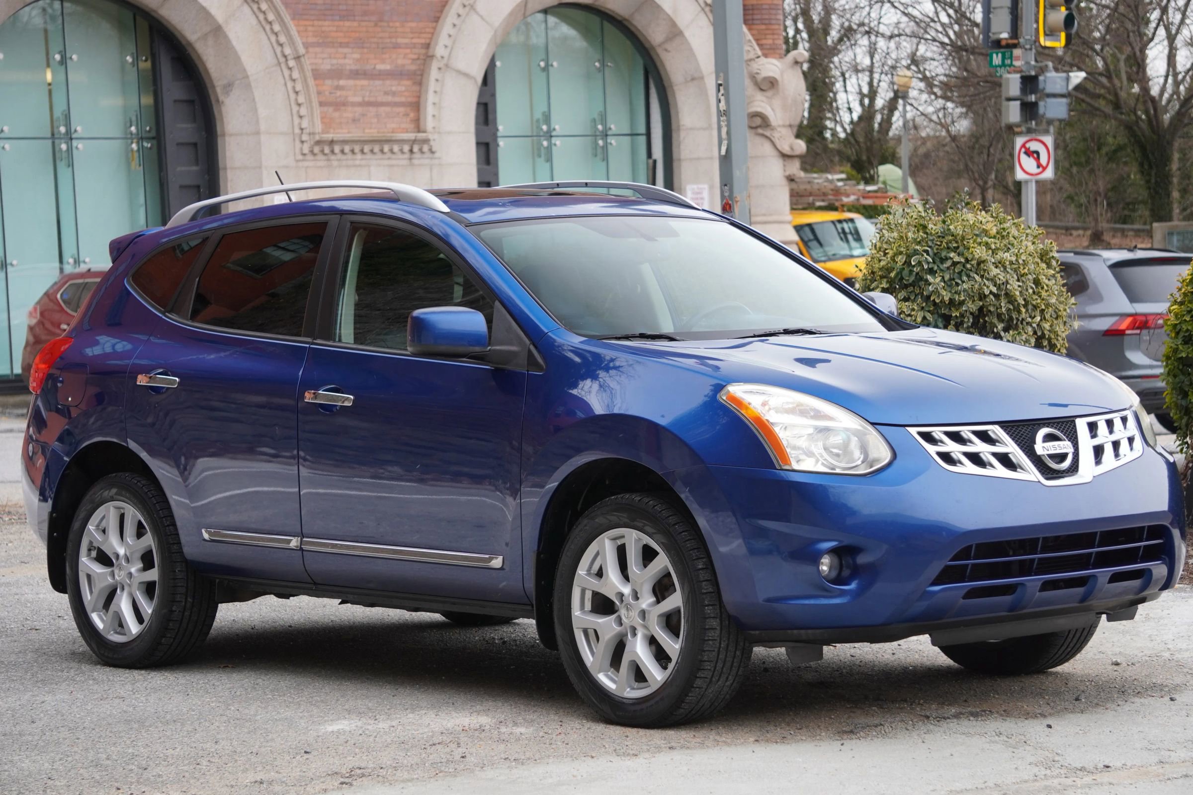 Used 2011 Nissan Rogue SV w/ SL Pkg image 5