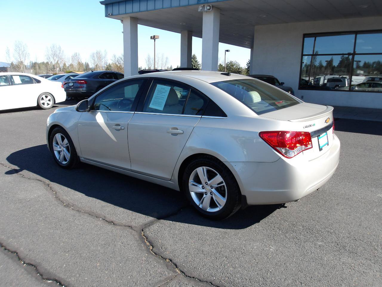 Used 2014 Chevrolet Cruze Diesel FWD image 3