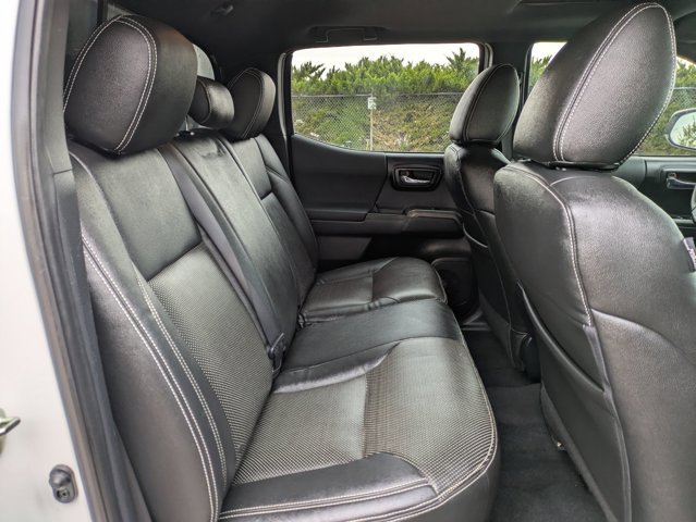 Used 2017 Toyota Tacoma TRD Off-Road AWD/4WD image 21