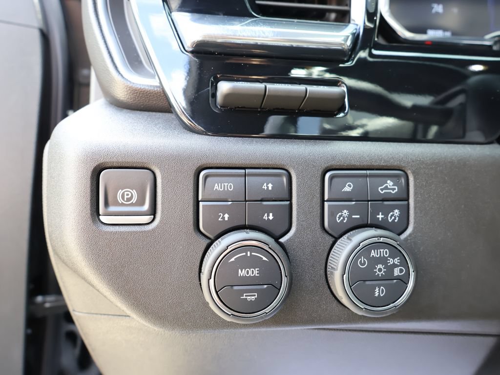 Used 2025 Chevrolet Silverado 1500 High Country w/ Midnight Edition AWD/4WD image 13