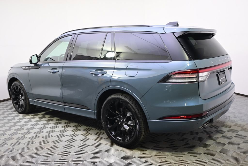 New 2026 Lincoln Aviator AWD image 3