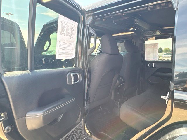 Used 2019 Jeep Wrangler Unlimited Sahara w/ Safety Group AWD/4WD image 29