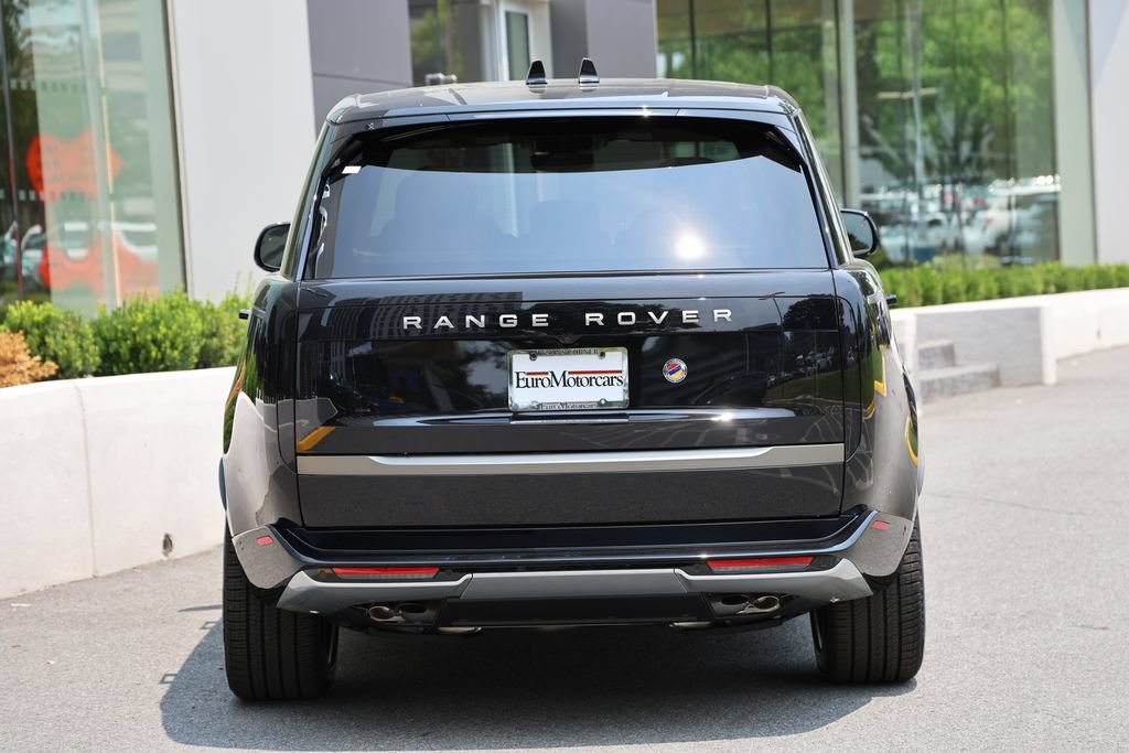 New 2026 Land Rover Range Rover Long Wheelbase SE AWD/4WD image 3