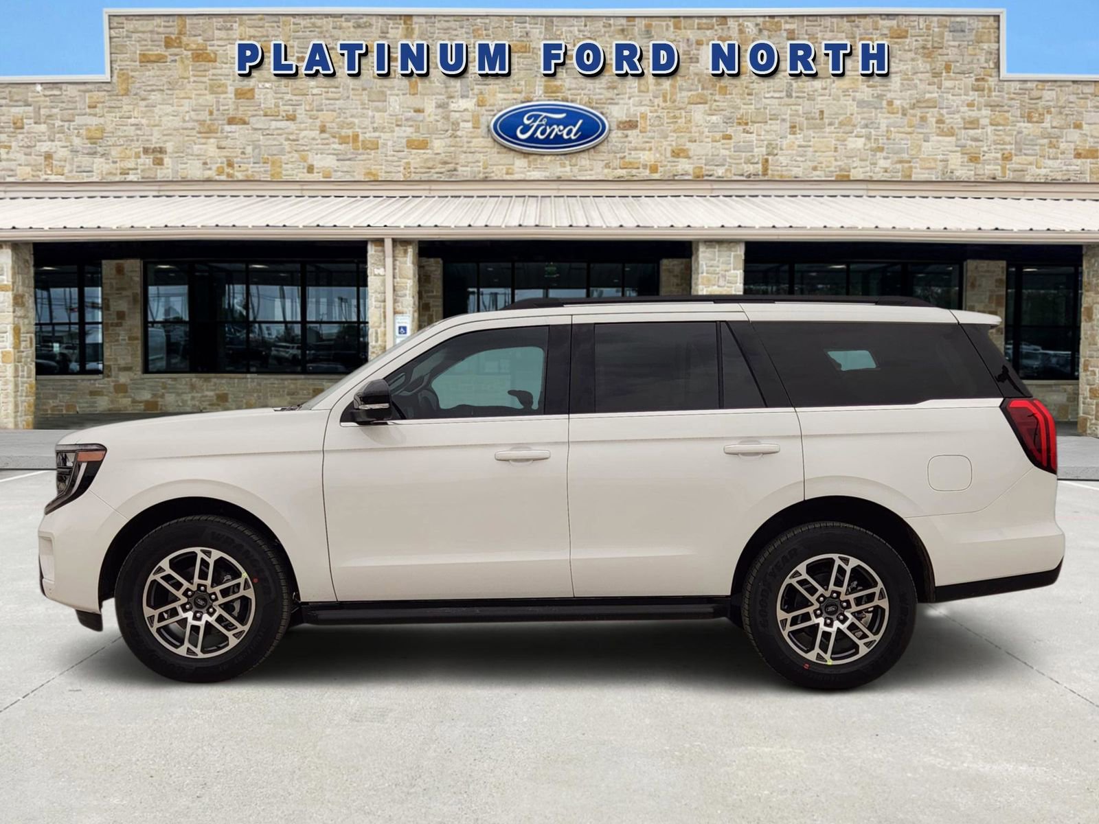 New 2026 Ford Expedition Active RWD image 3