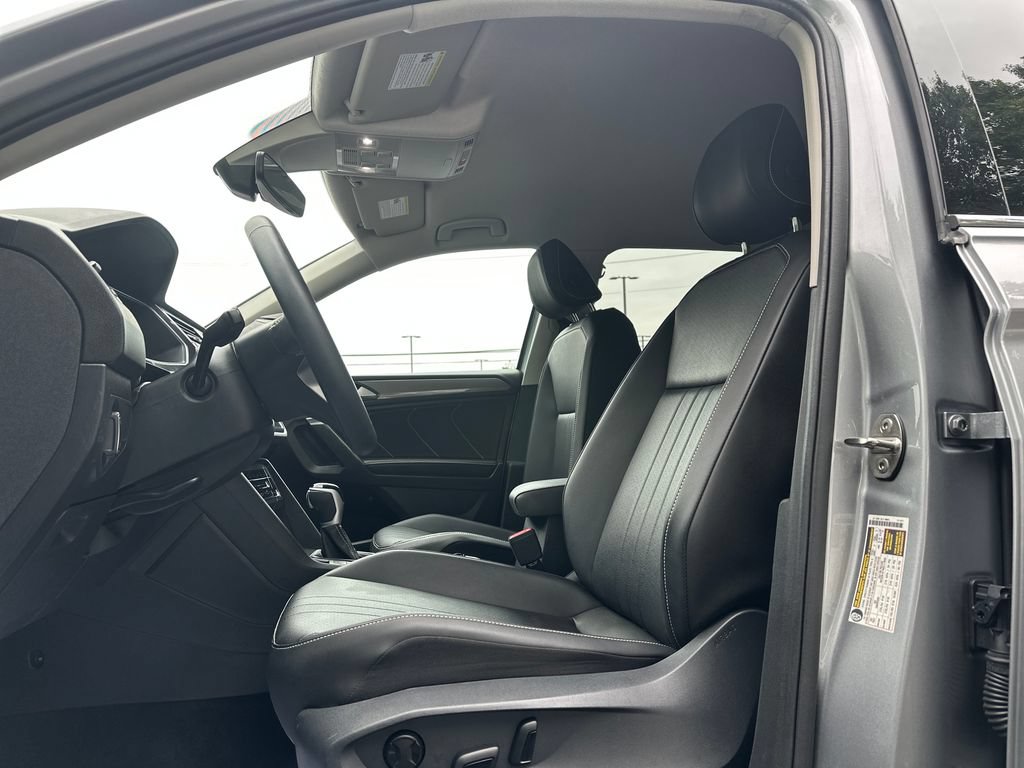 Certified 2024 Volkswagen Tiguan SE AWD/4WD image 8