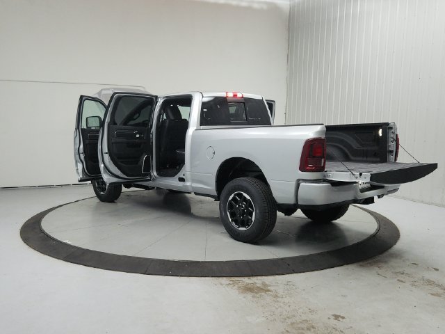 New 2026 RAM 2500 Laramie AWD/4WD image 14