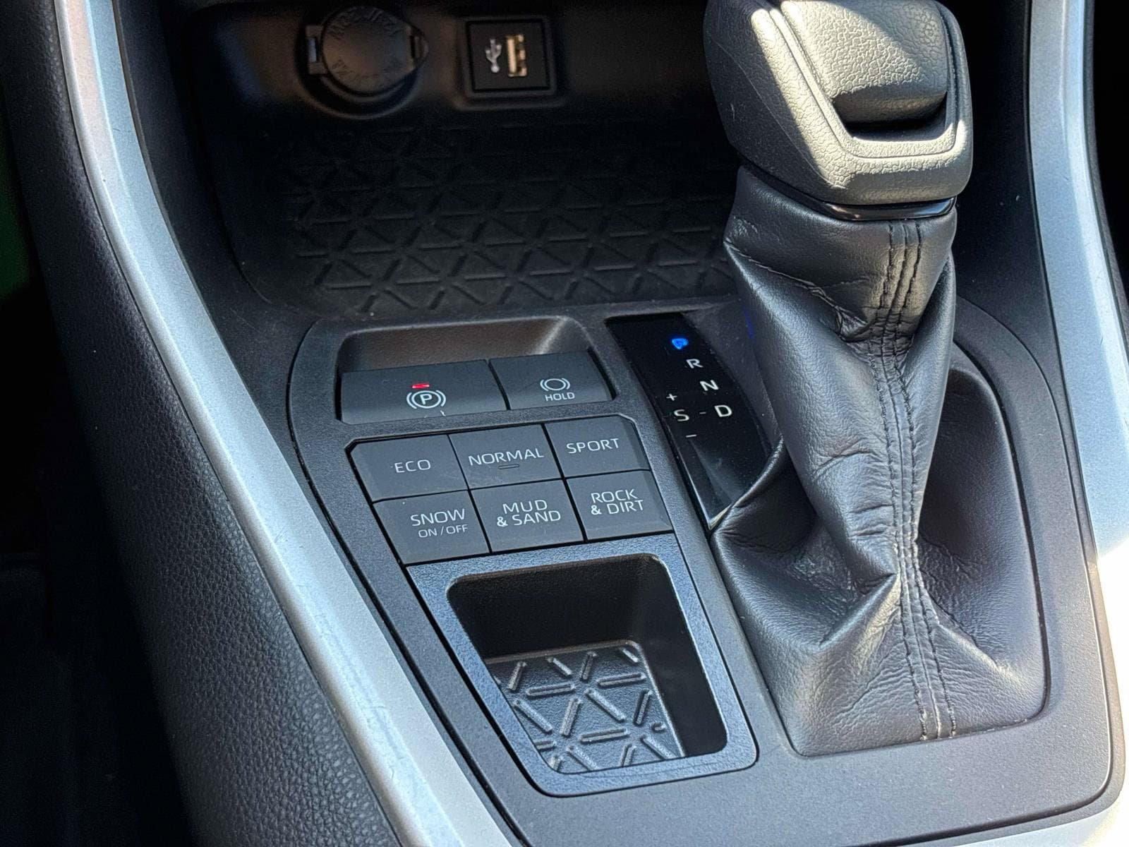 Certified 2024 Toyota RAV4 LE AWD/4WD image 19