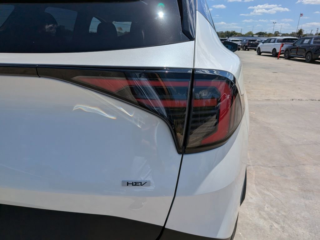 Certified 2026 Kia Sportage LX FWD image 11