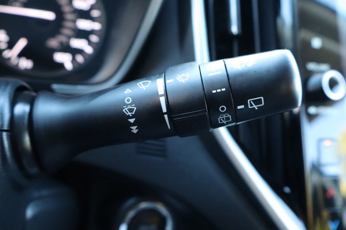 Used 2023 Subaru Ascent Premium w/ Convenience Package image 34