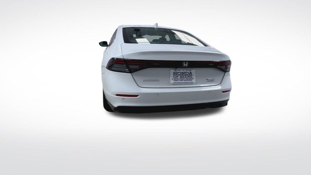Used 2024 Honda Accord Touring image 7