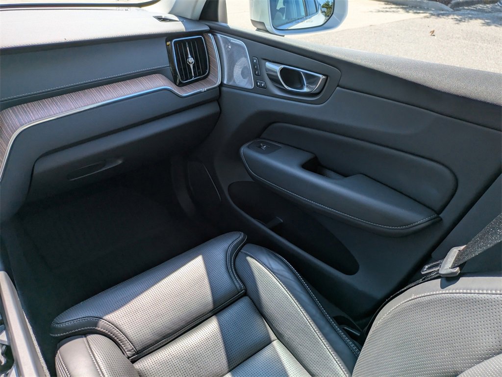 Certified 2023 Volvo XC60 B5 Ultimate image 17