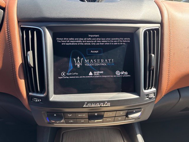 Used 2017 Maserati Levante AWD/4WD image 11