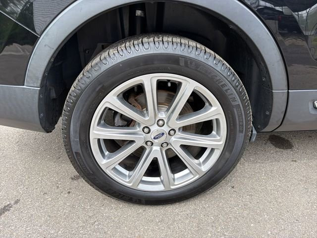 Used 2017 Ford Explorer Limited w/ Equipment Group 303A AWD/4WD image 29