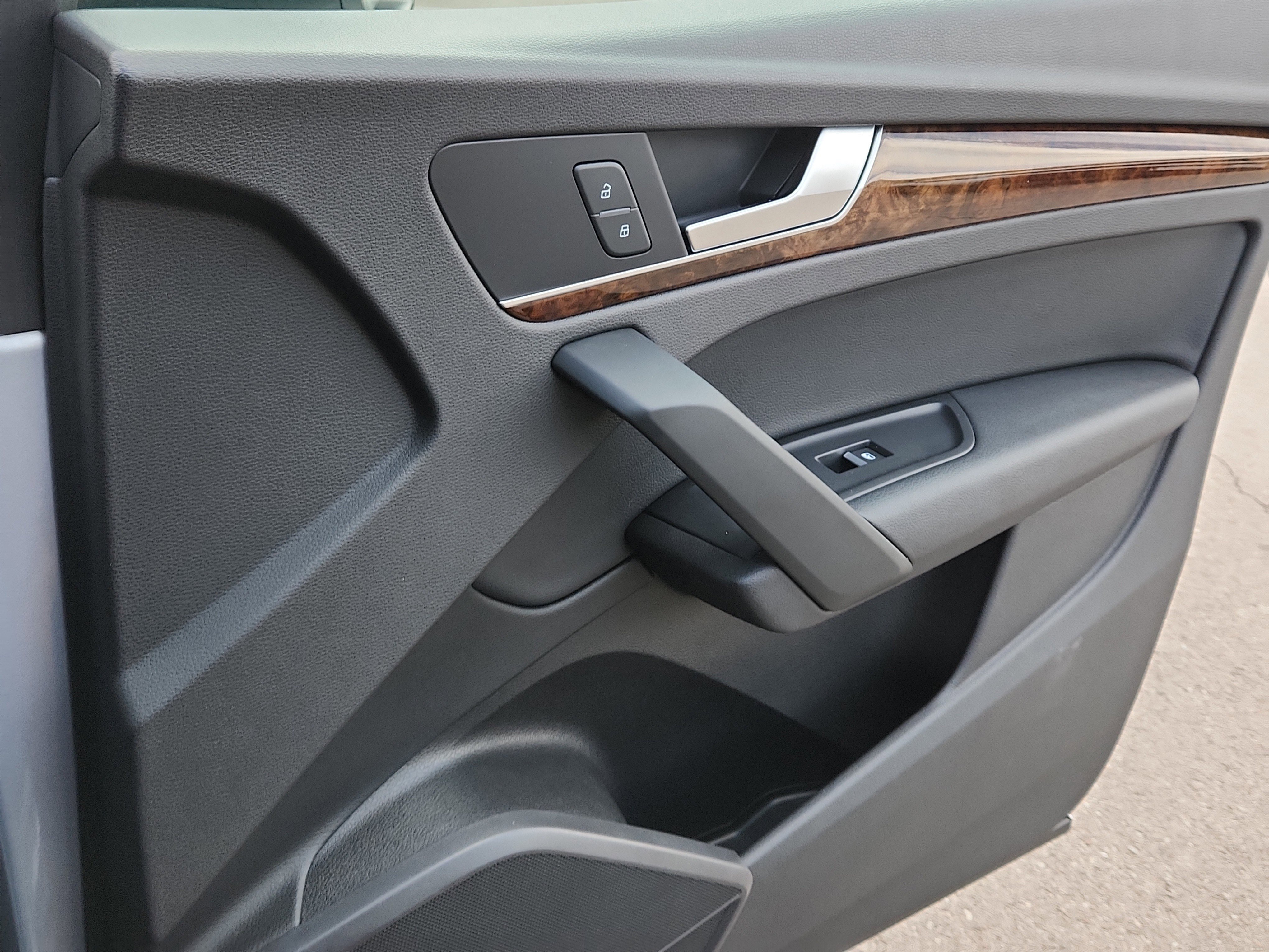 Used 2018 Audi Q5 2.0T Premium Plus w/ Premium Plus Package image 16