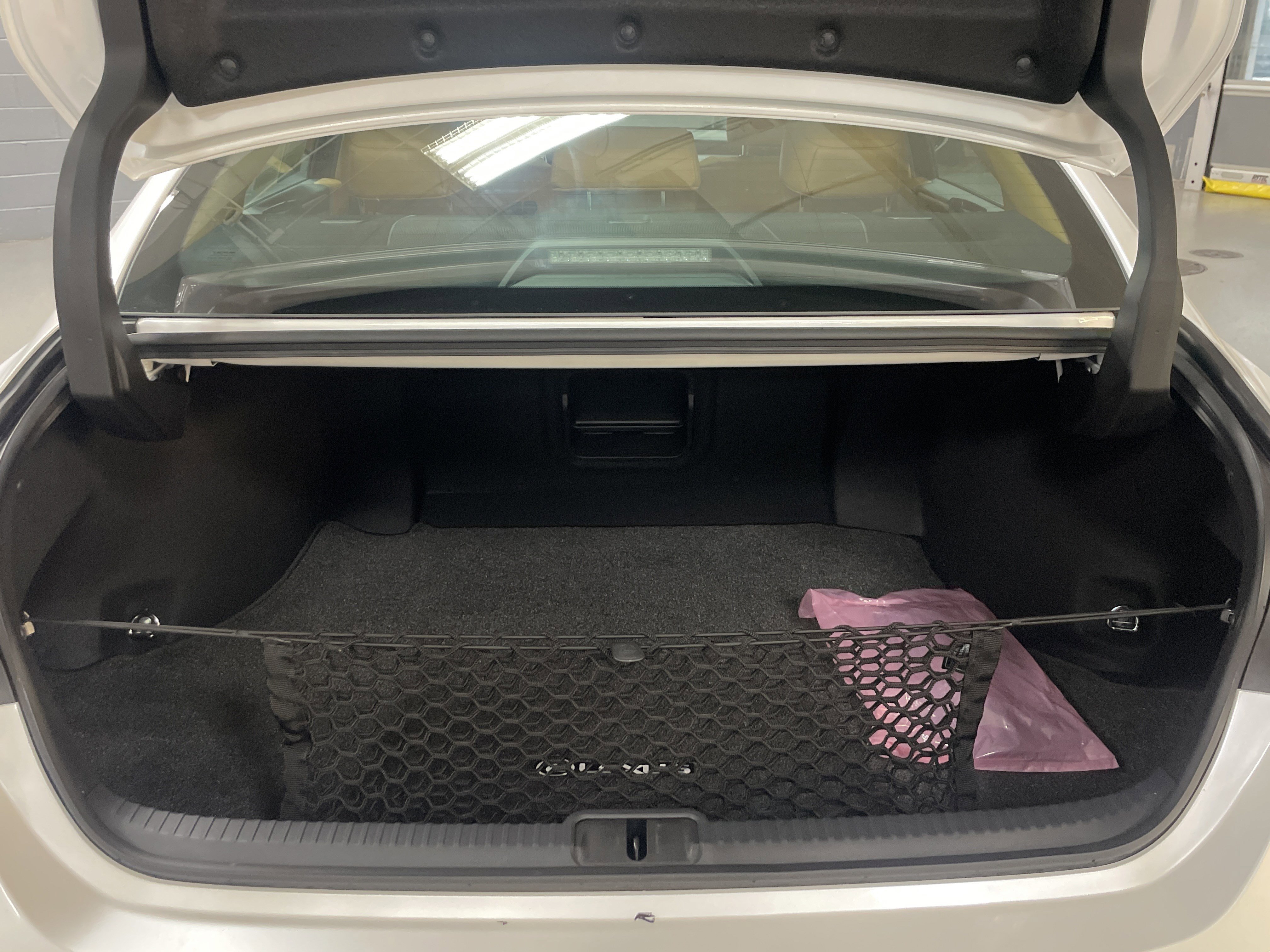 Used 2025 Lexus ES 300h w/ Premium Package image 33