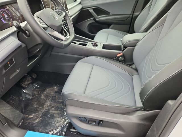 New 2026 Volkswagen Tiguan SE image 8