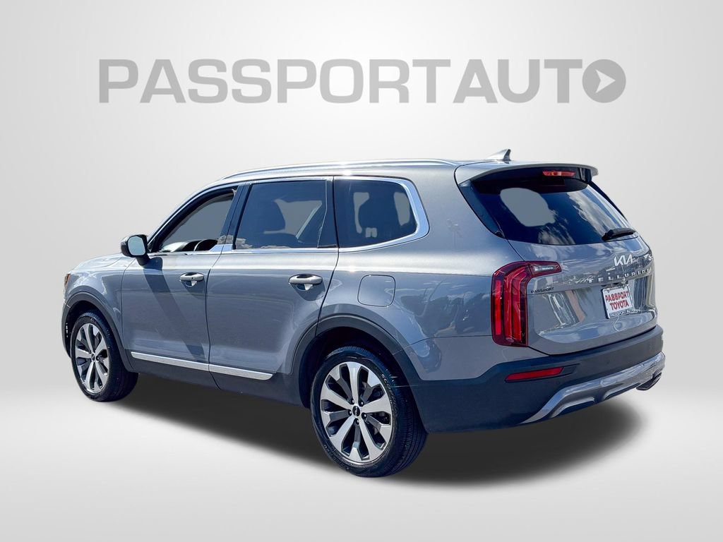 Used 2022 Kia Telluride EX w/ EX Premium Package FWD image 4