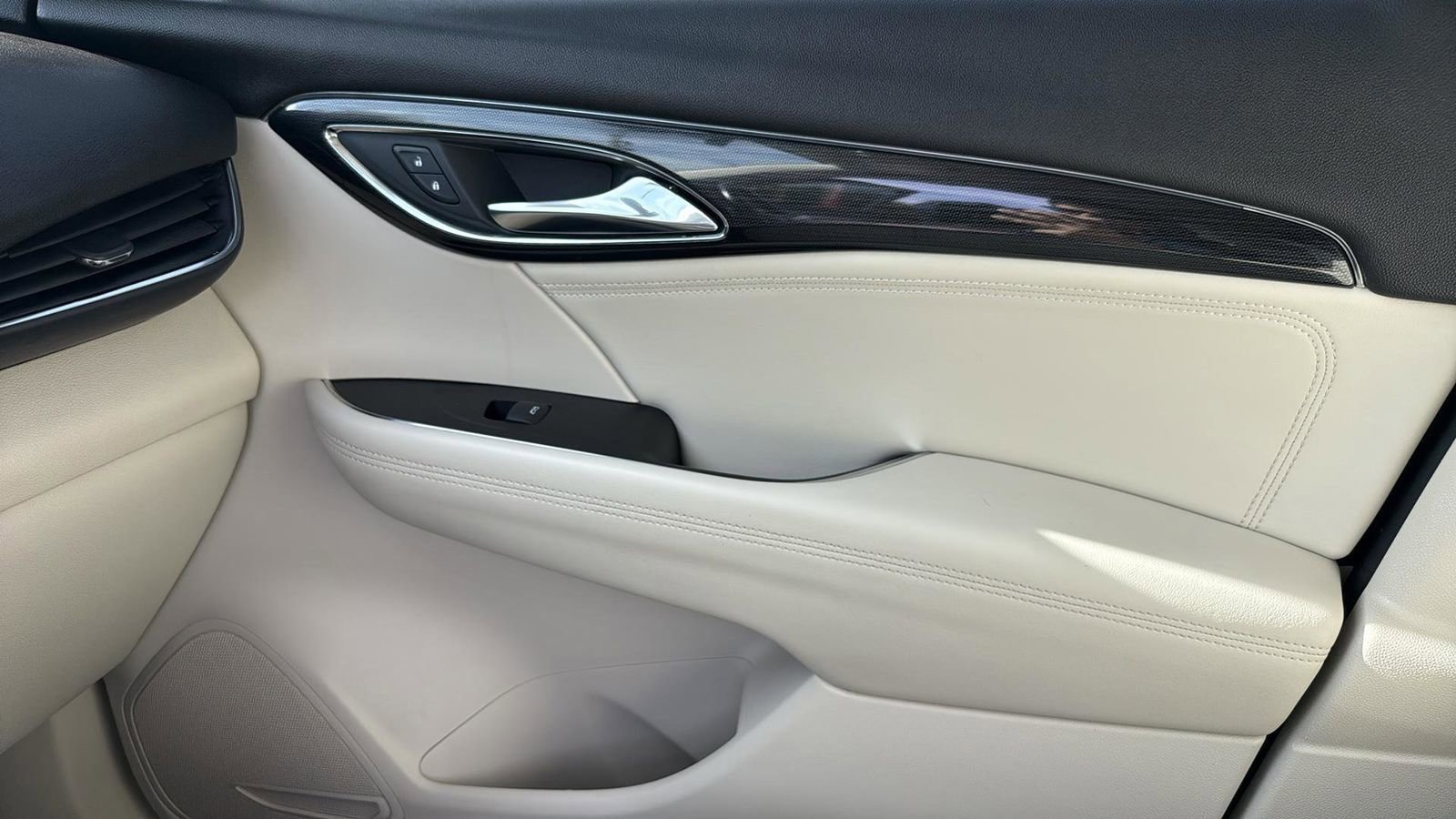 Used 2022 Buick Envision Preferred image 24