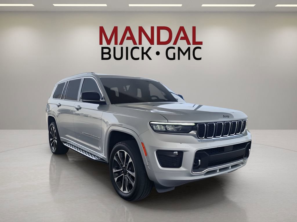 Used 2023 Jeep Grand Cherokee L Overland w/ Rear Seat Video Group I AWD/4WD image 4
