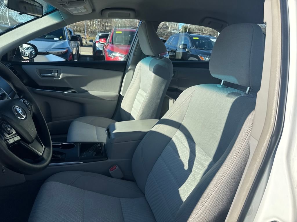 Used 2017 Toyota Camry LE image 14