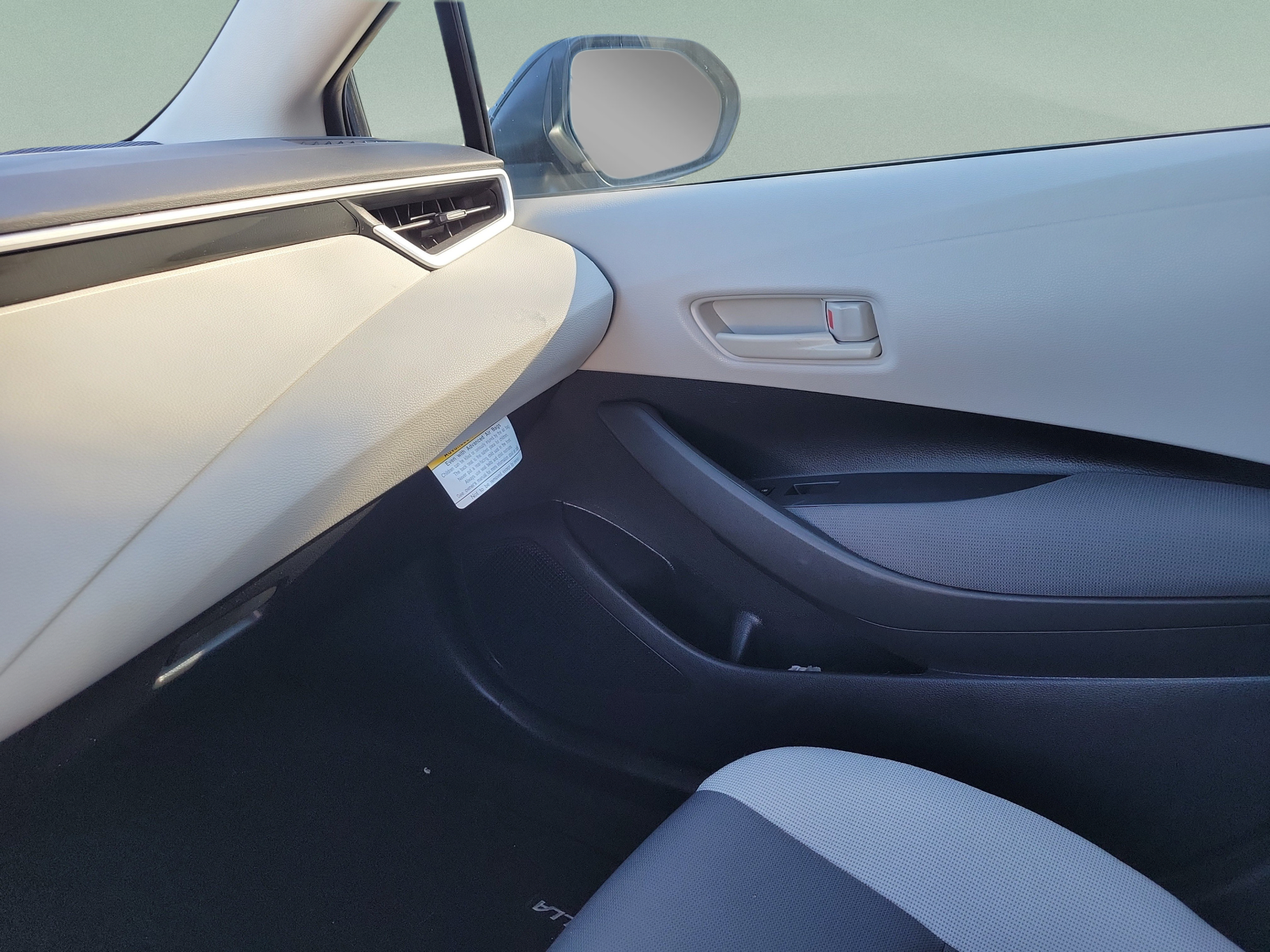 Used 2024 Toyota Corolla LE FWD image 19