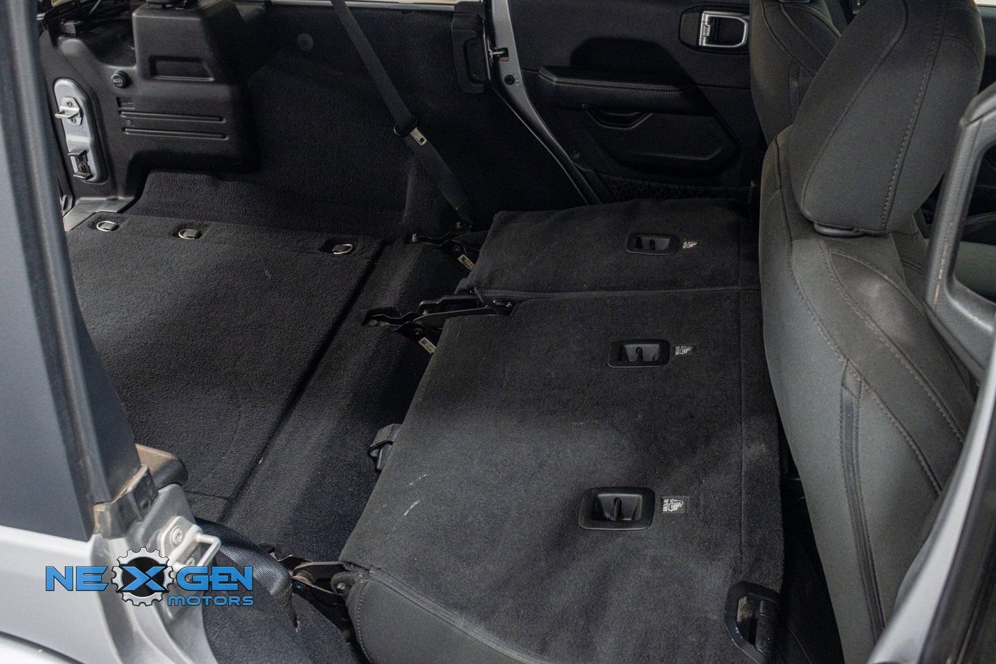 Used 2021 Jeep Wrangler Unlimited Sahara image 35