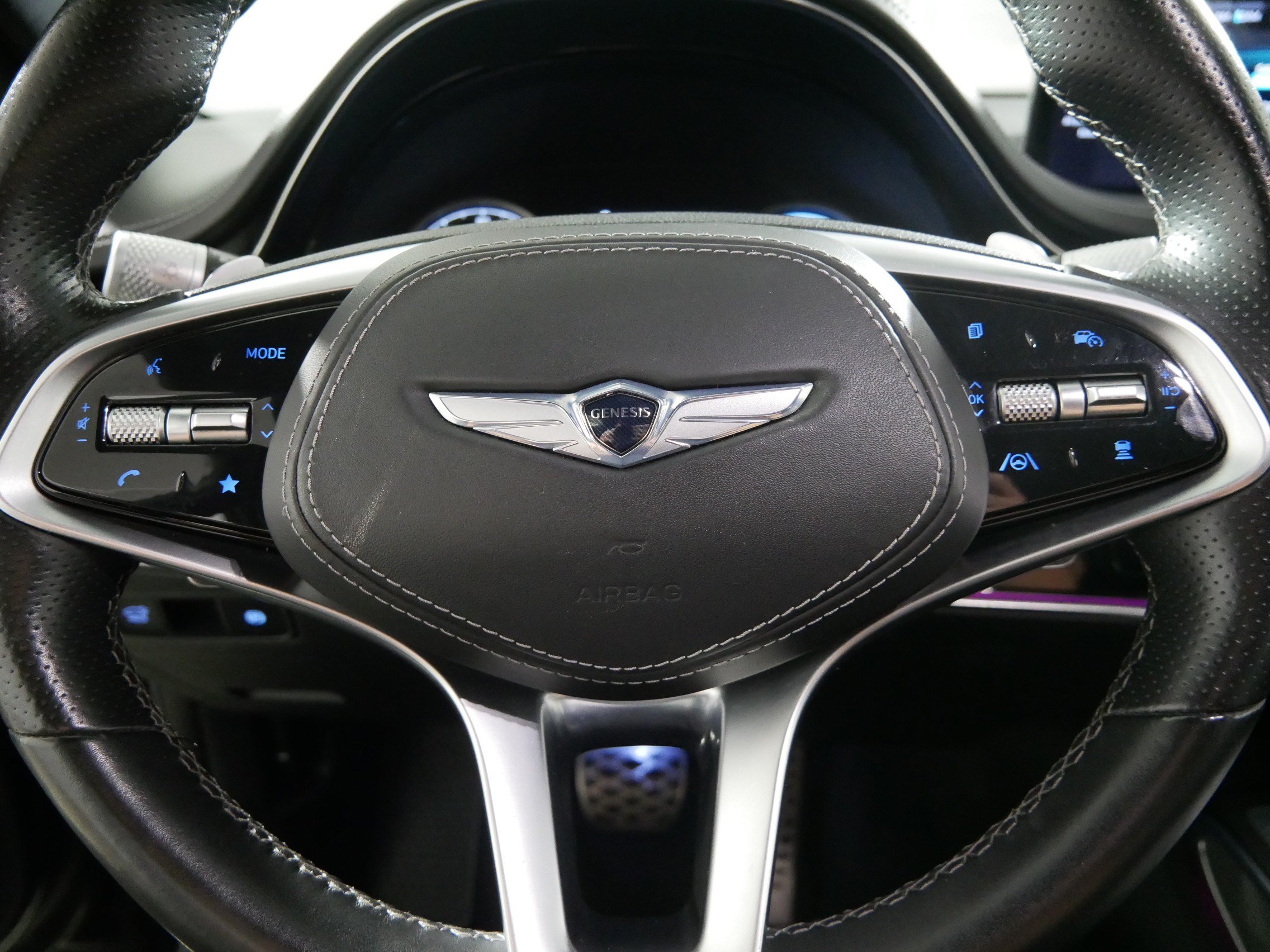 Used 2022 Genesis GV70 3.5T Sport w/ Sport Advanced Package AWD/4WD image 25
