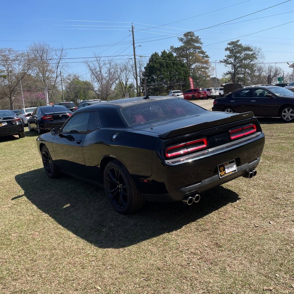 Used 2017 Dodge Challenger SXT Plus image 4