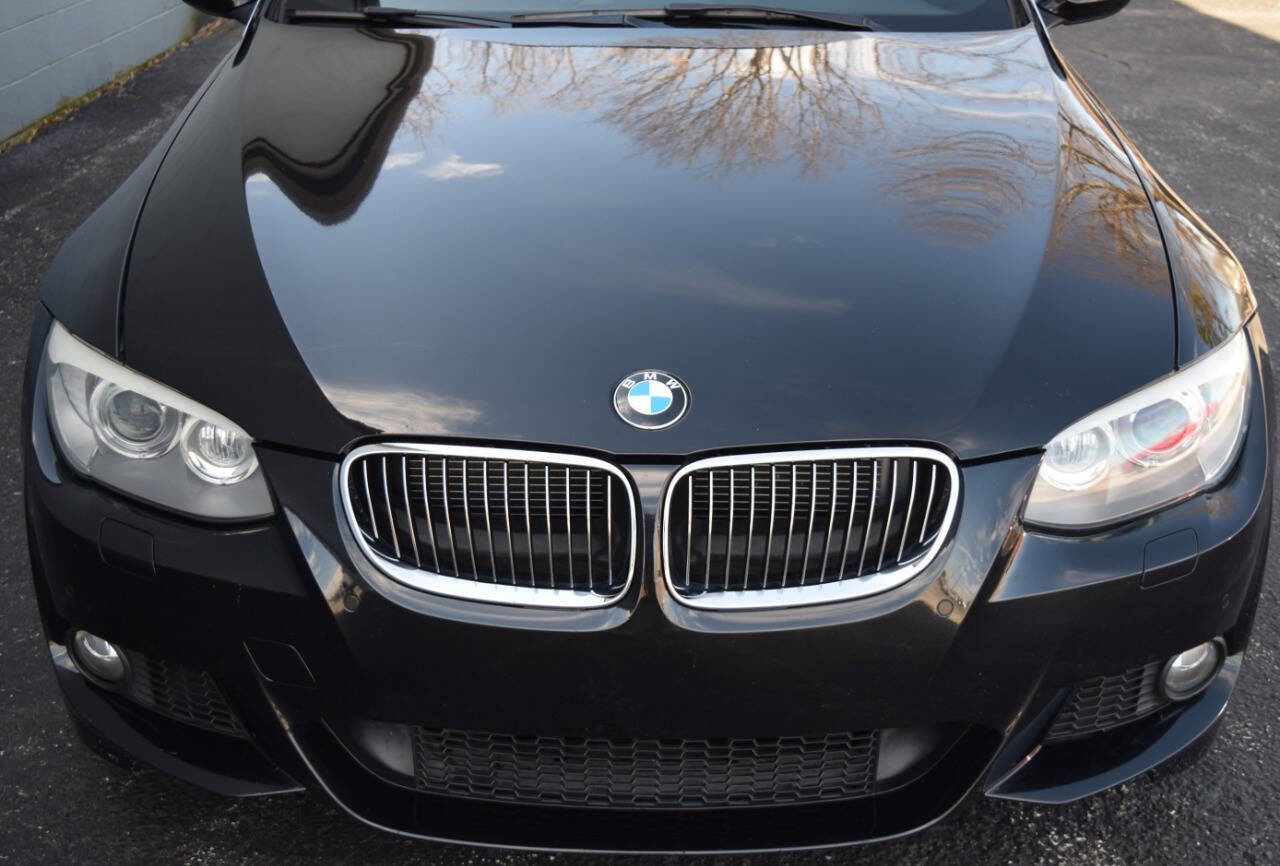 Used 2012 BMW 335i Convertible image 29