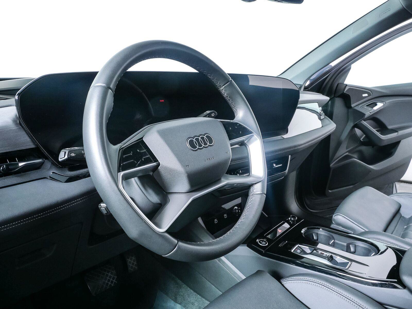 Used 2025 Audi Q6 e-tron Premium Plus w/ Premium Plus AWD/4WD image 4