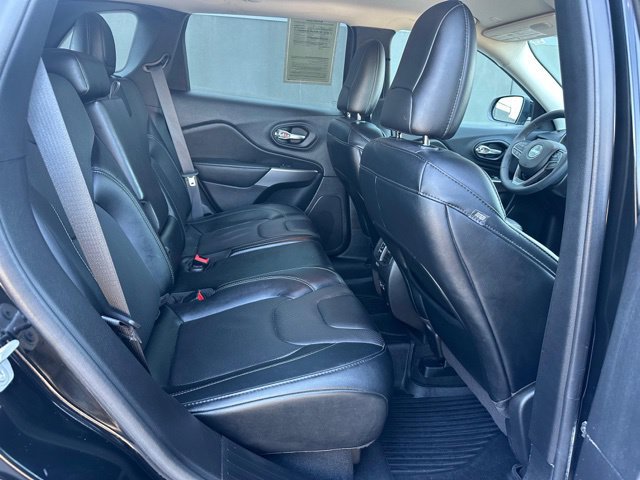 Used 2022 Jeep Cherokee Latitude Lux w/ Mopar Interior Package AWD/4WD image 10