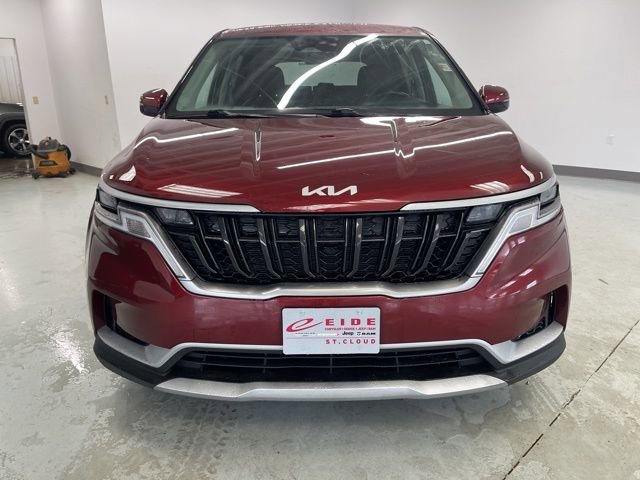 Used 2024 Kia Carnival LX image 3