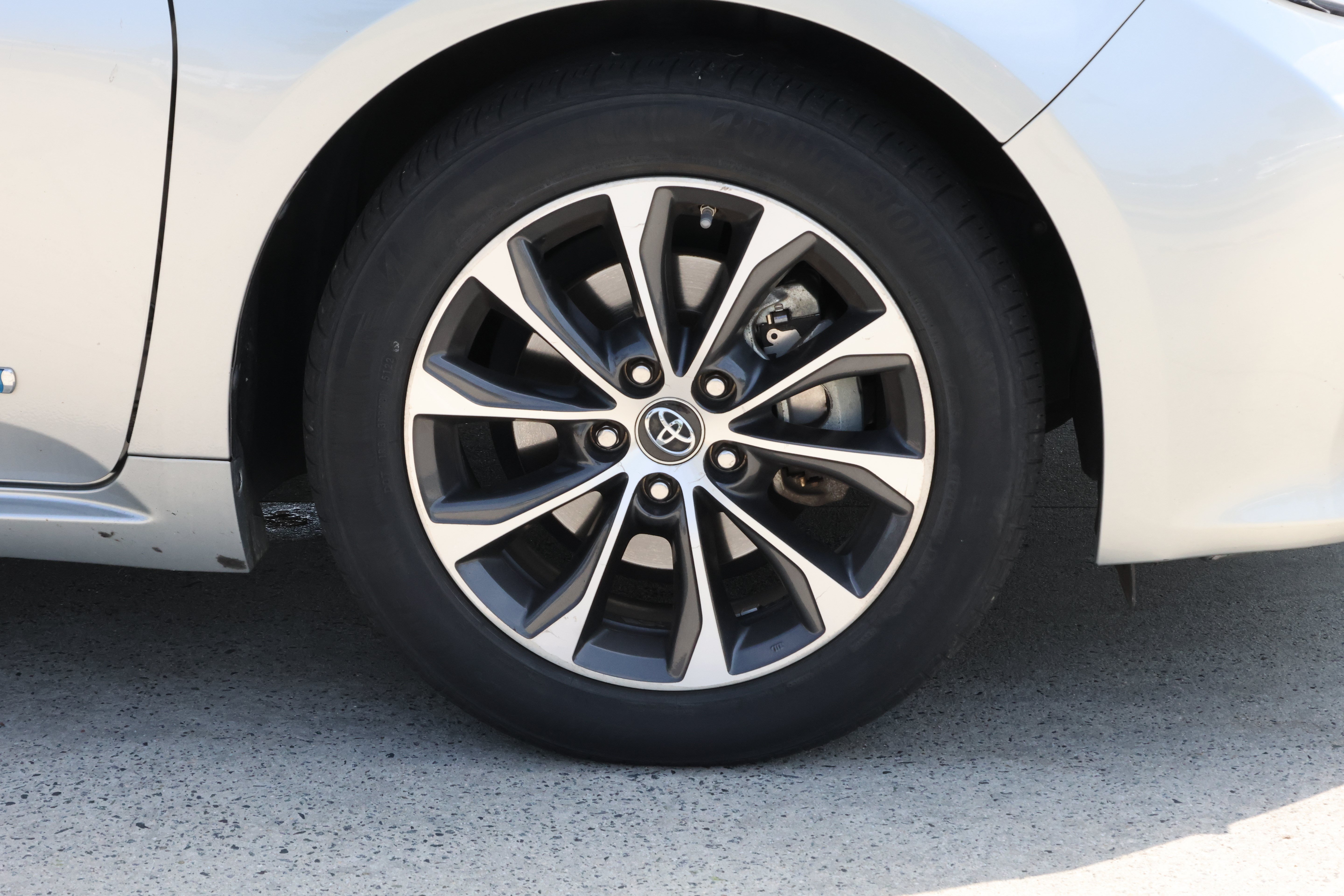 Used 2018 Toyota Avalon XLE Premium w/ All Weather Liner Package FWD image 11