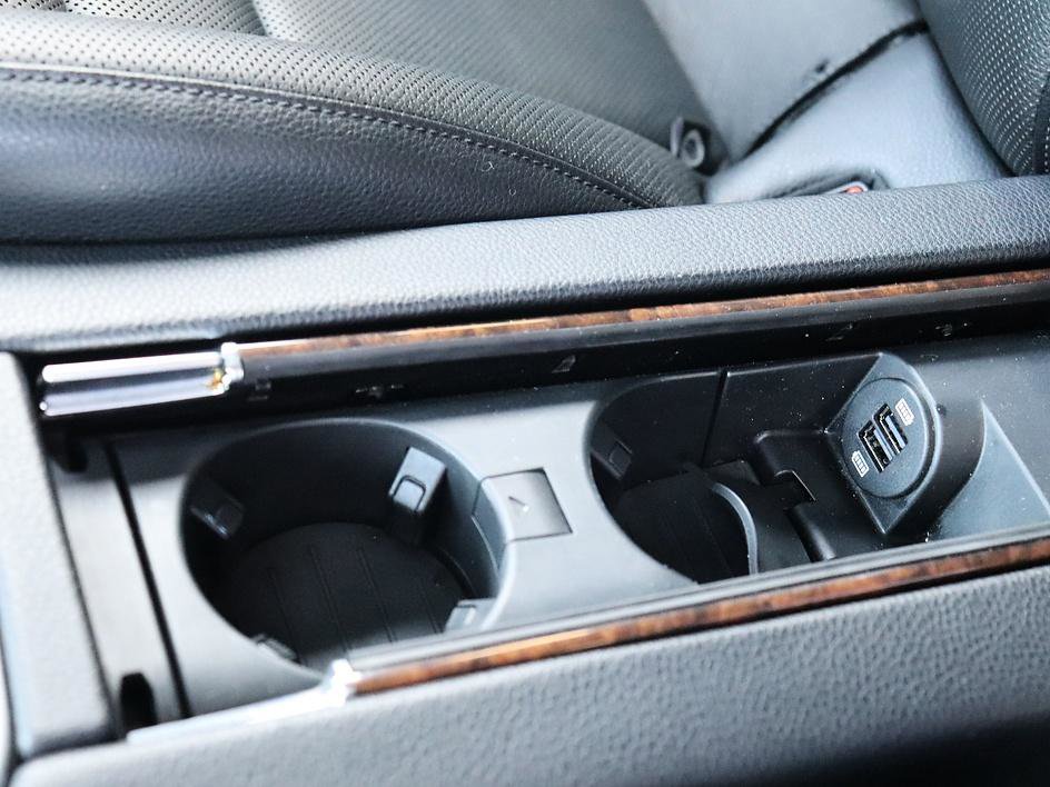 Used 2017 Porsche Panamera 4 image 26