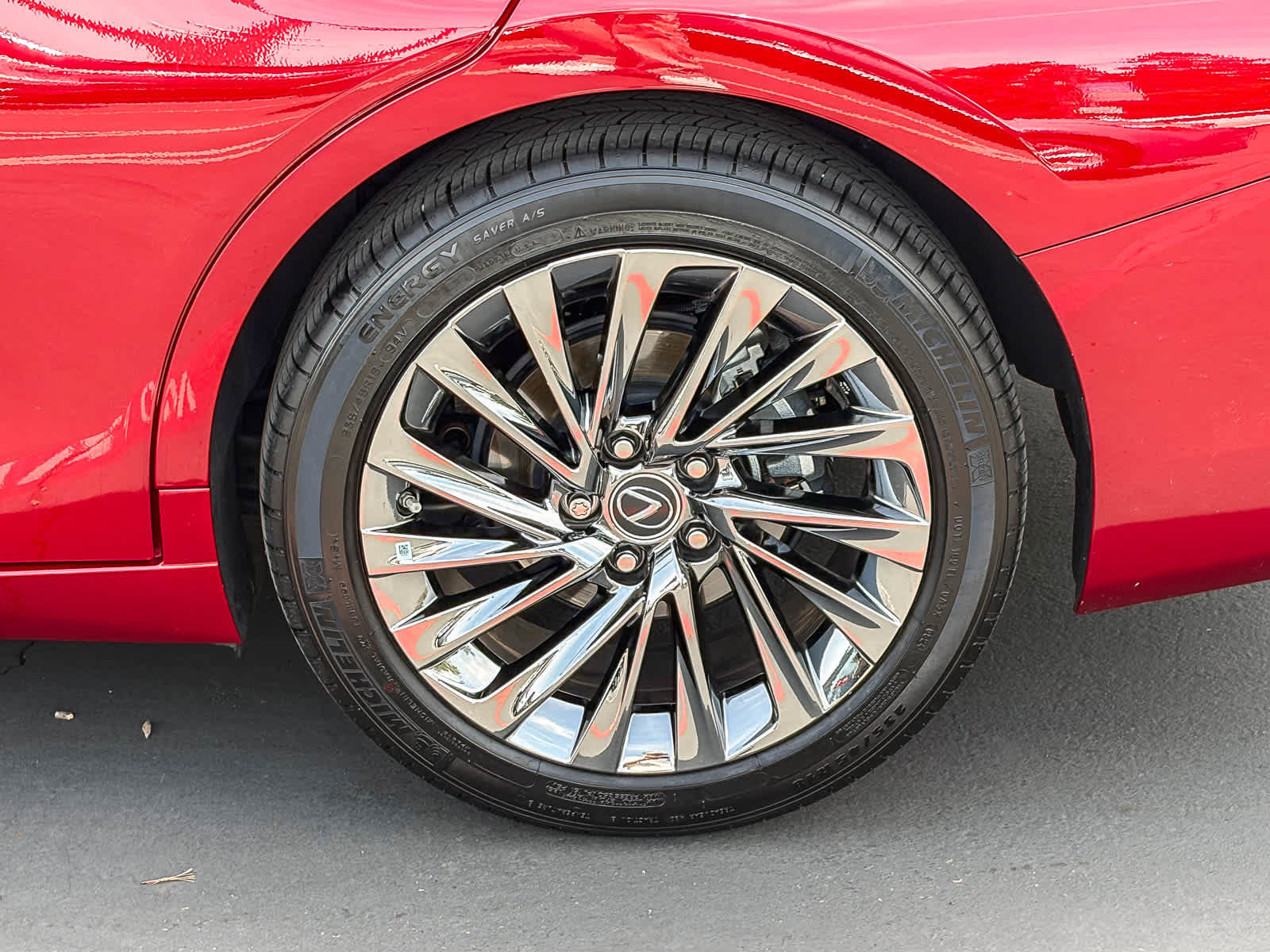 Used 2024 Lexus ES 300h w/ Accessory Package (Z2) FWD image 10