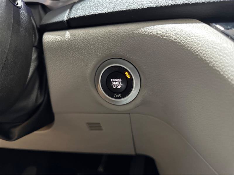 Used 2023 Chrysler Pacifica Touring-L FWD image 36
