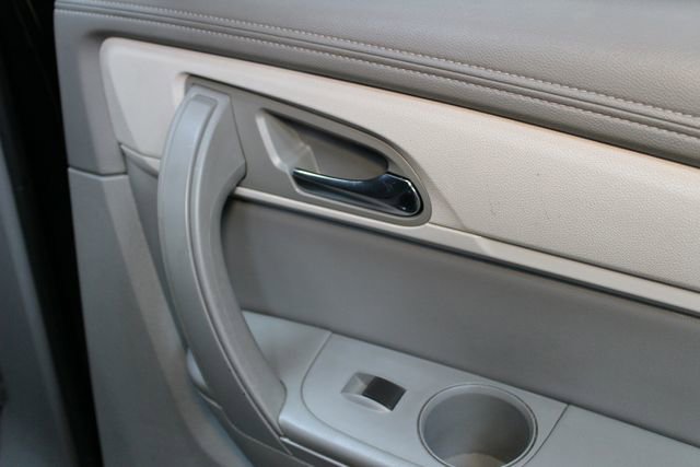 Used 2017 Chevrolet Traverse LT FWD image 12