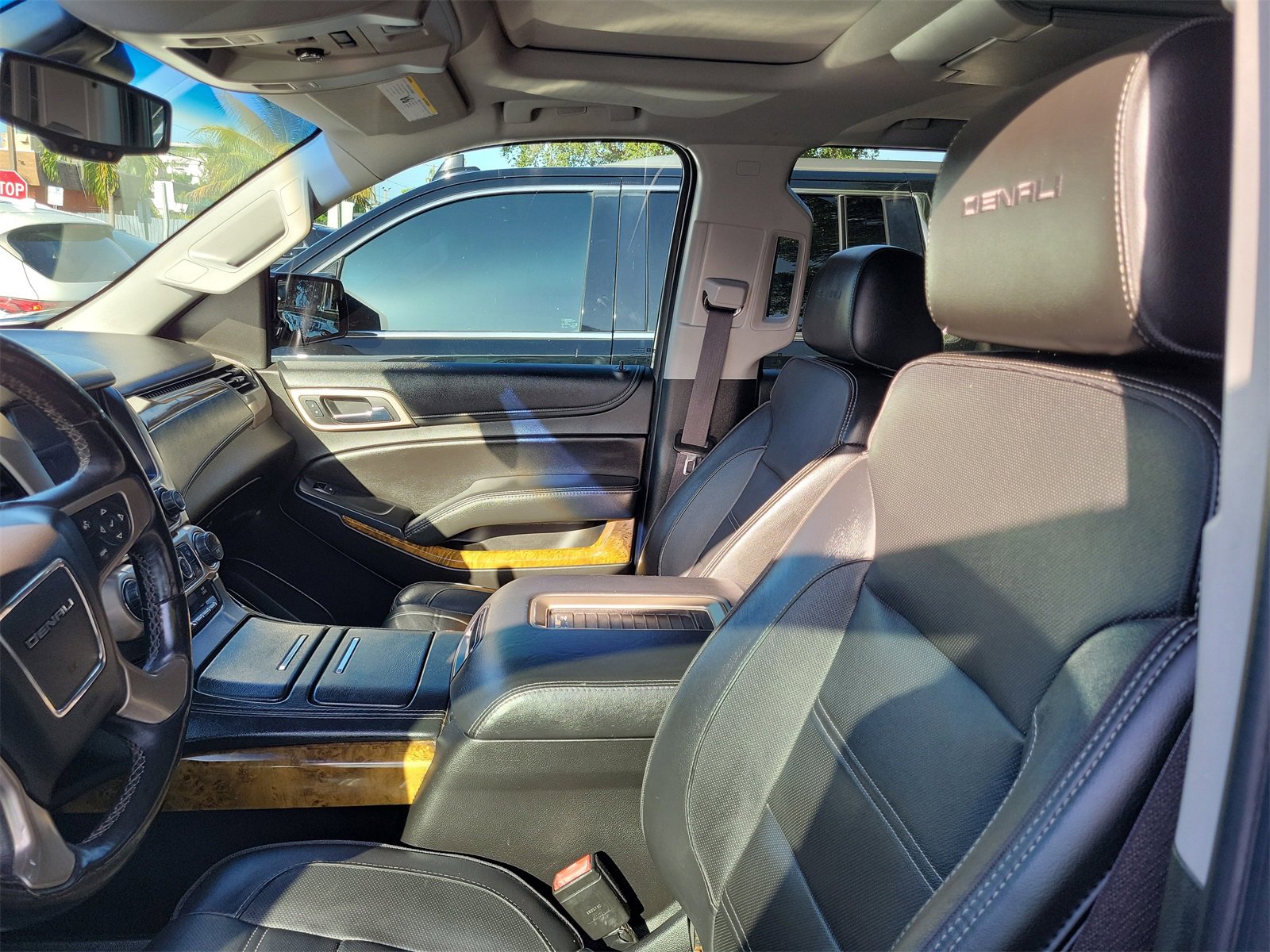 Used 2017 GMC Yukon Denali w/ Open Road Package image 11